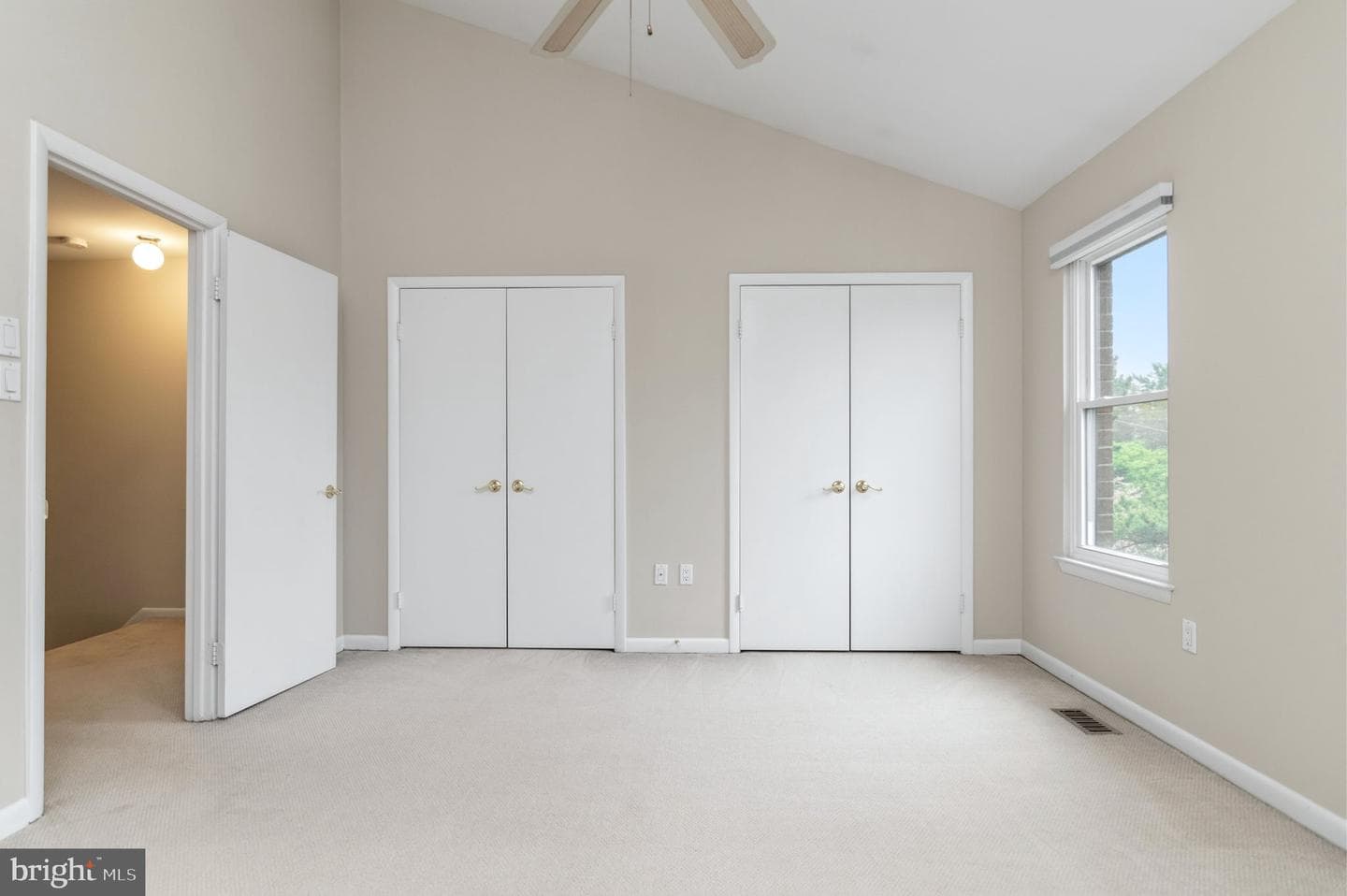 5304 King Charles Way photo 23