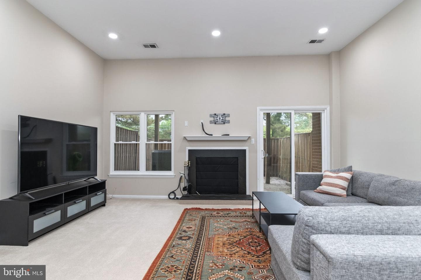 5304 King Charles Way photo 31