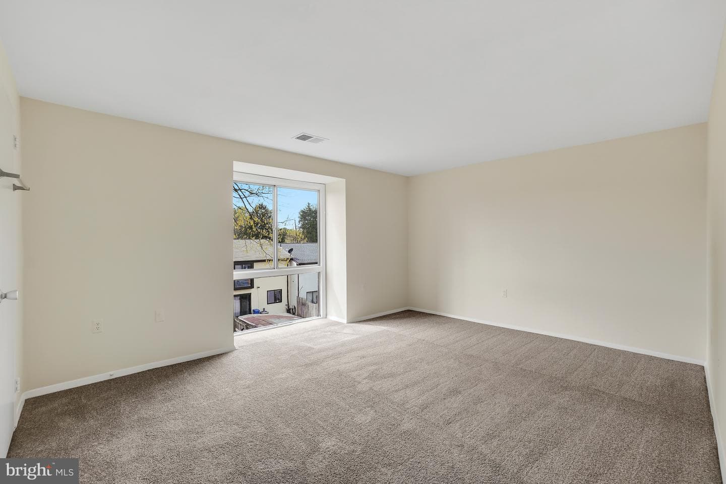 19062 Montgomery Village photo 17