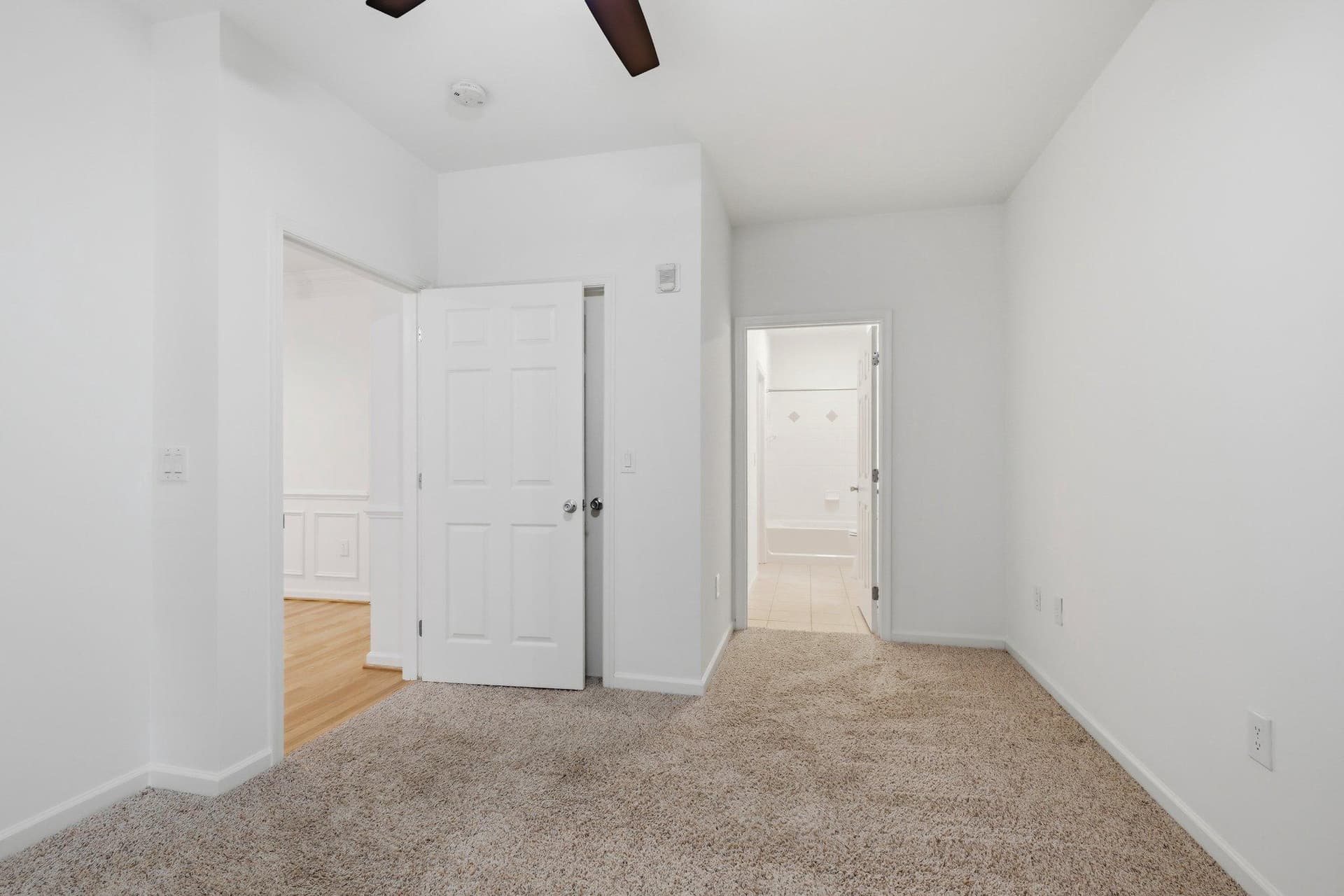 31 Booth Street #b55 photo 12