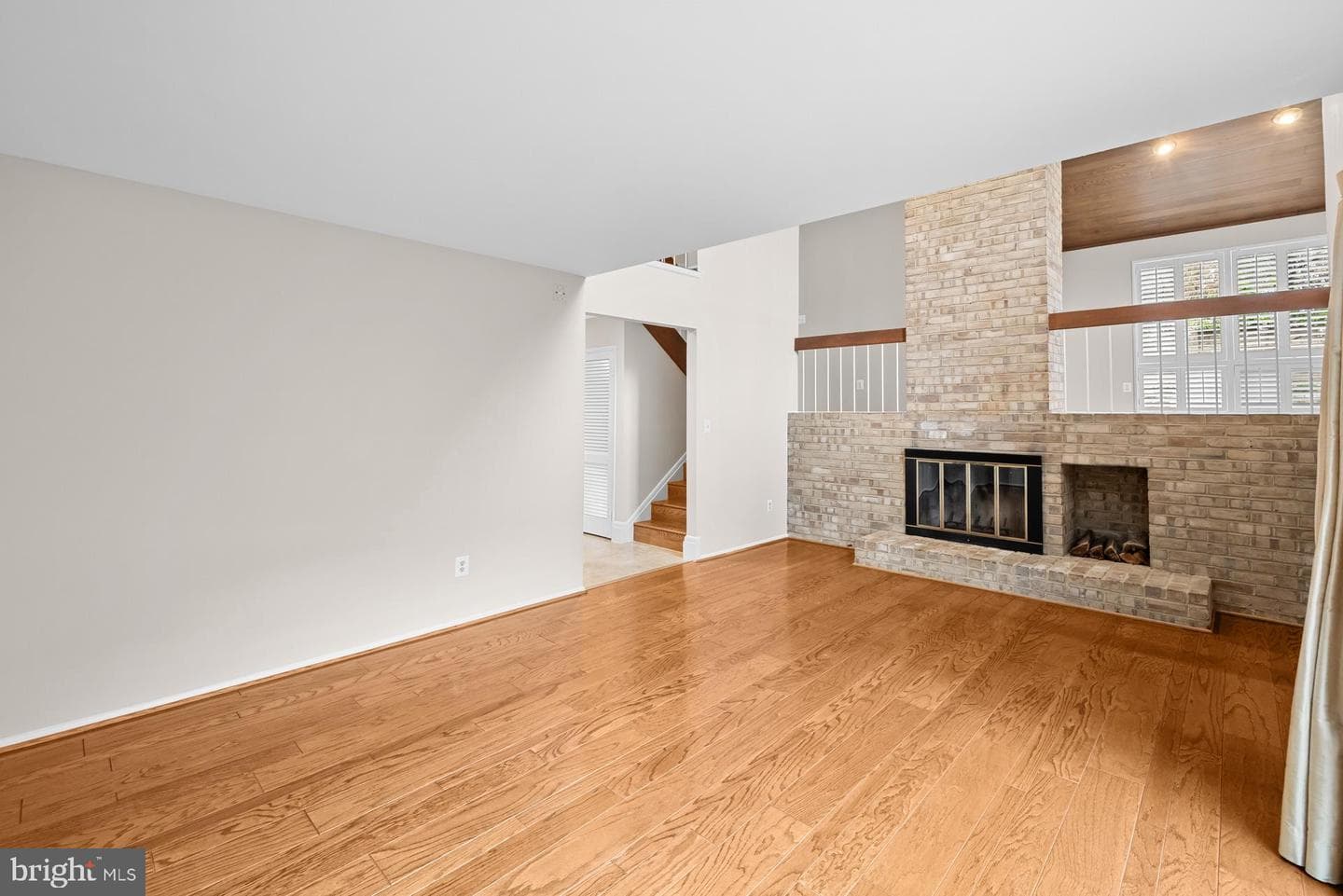 6309 Friendship Court photo 14