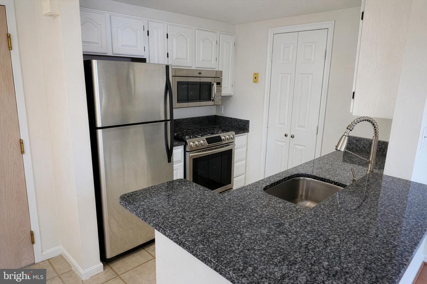 4808 Moorland Ln # 701 photo 7