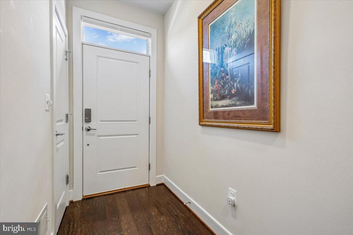 581 Shorthorn Way photo 4