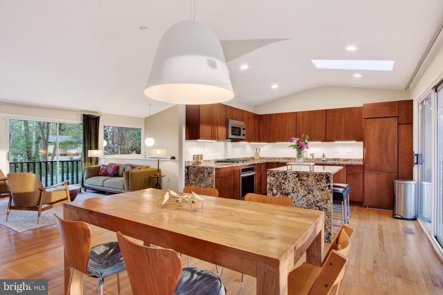8104 Fenway Road photo 6