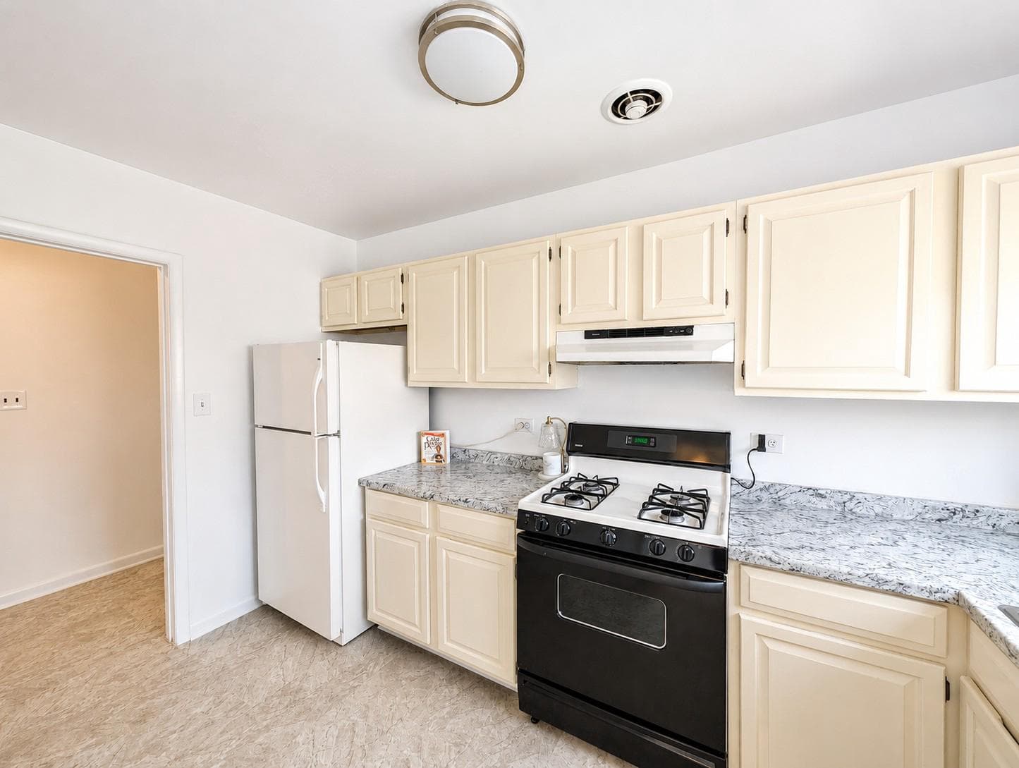 10500 Montrose Ave # 203 photo 4