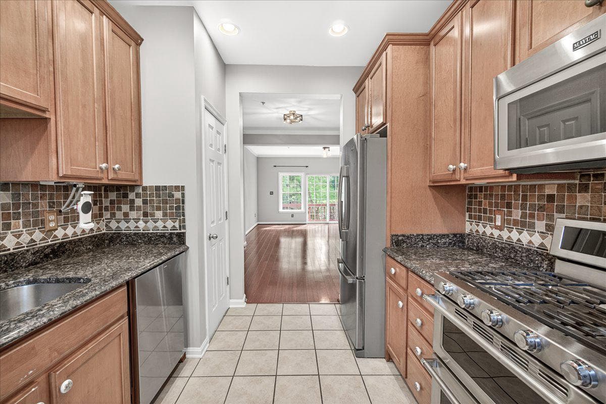 18733 Falling River Drive photo 13