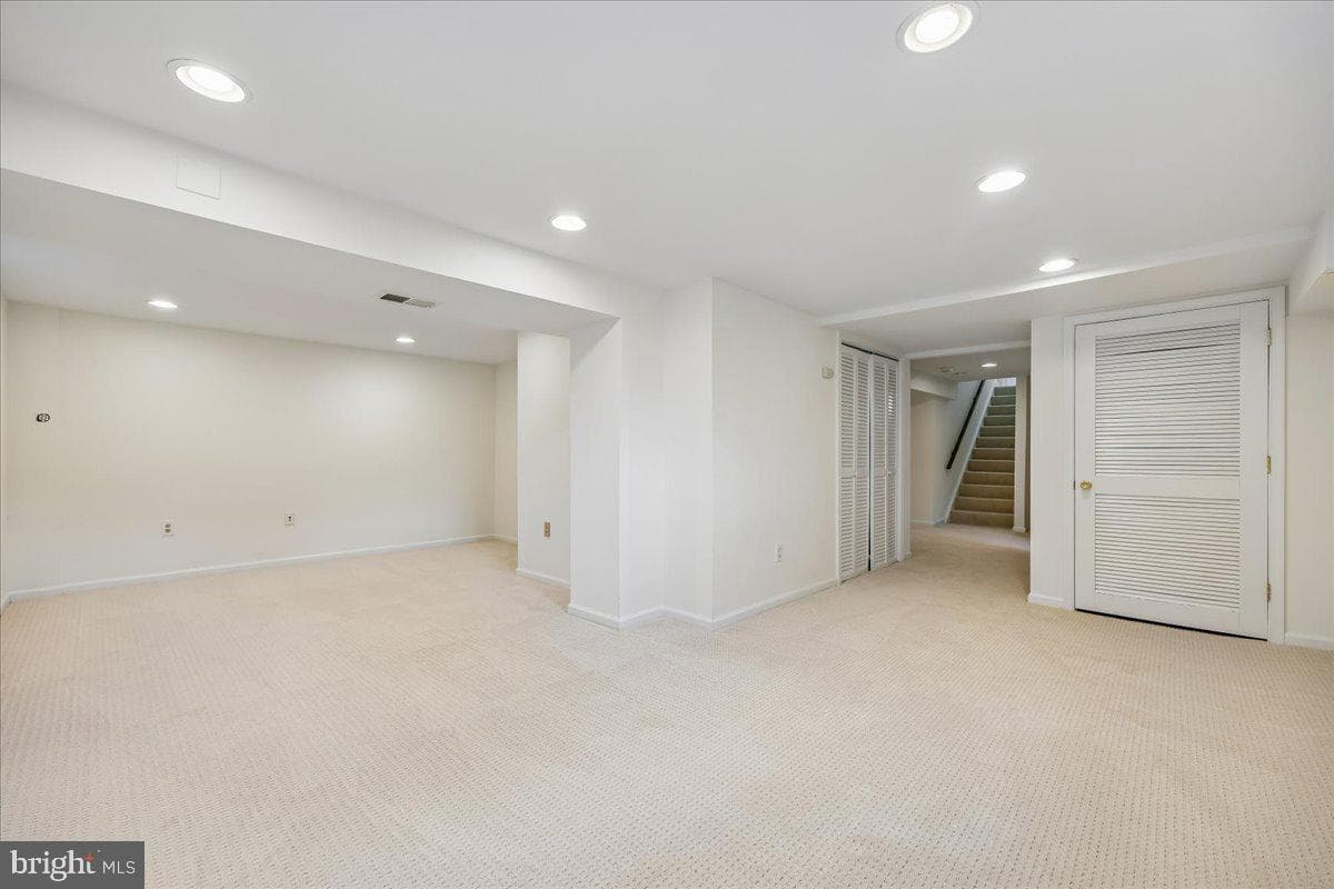 9814 Gartrell Place photo 21