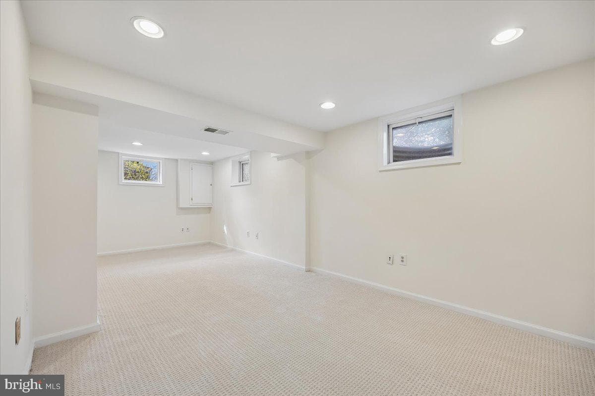 9814 Gartrell Place photo 22