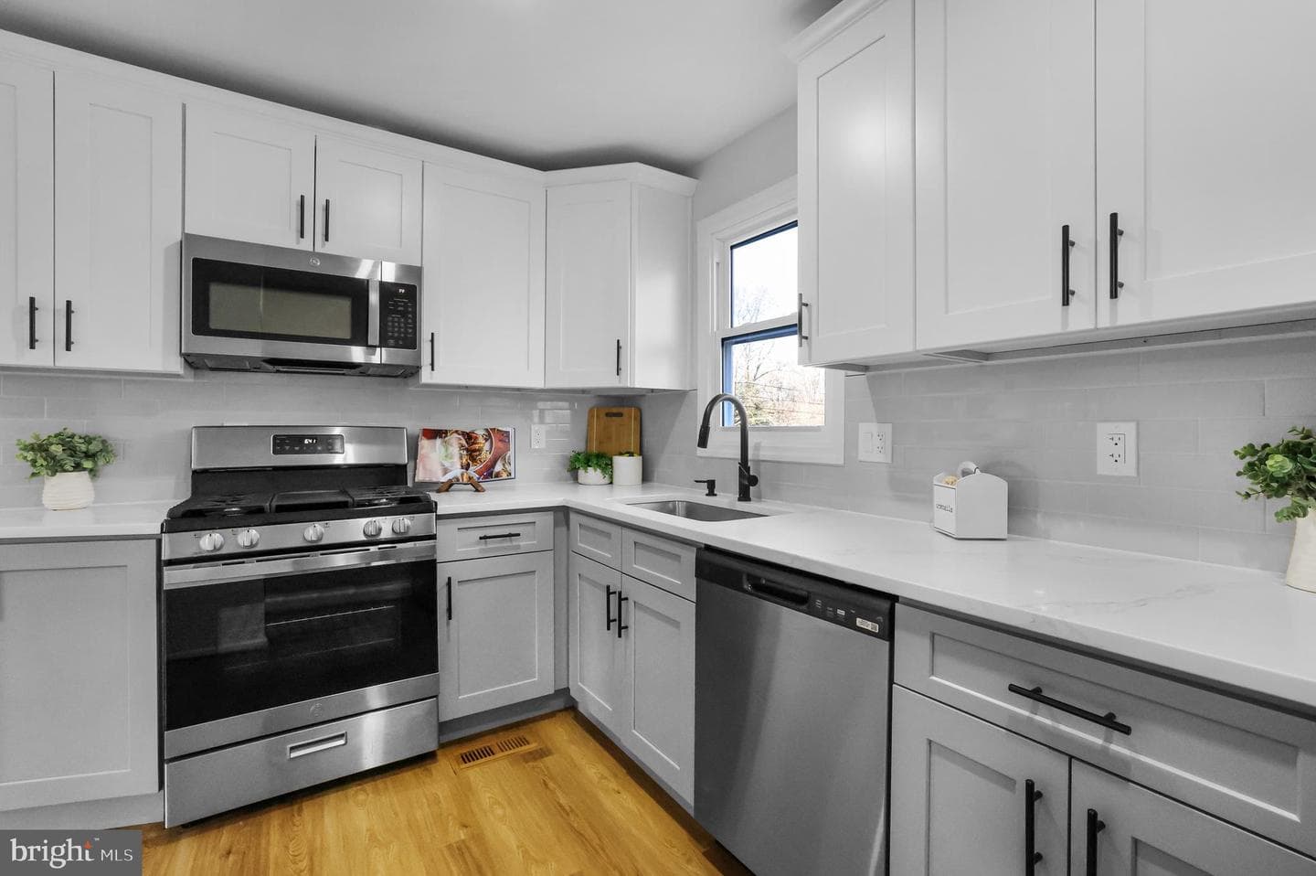4305 Garrett Park Road photo 15