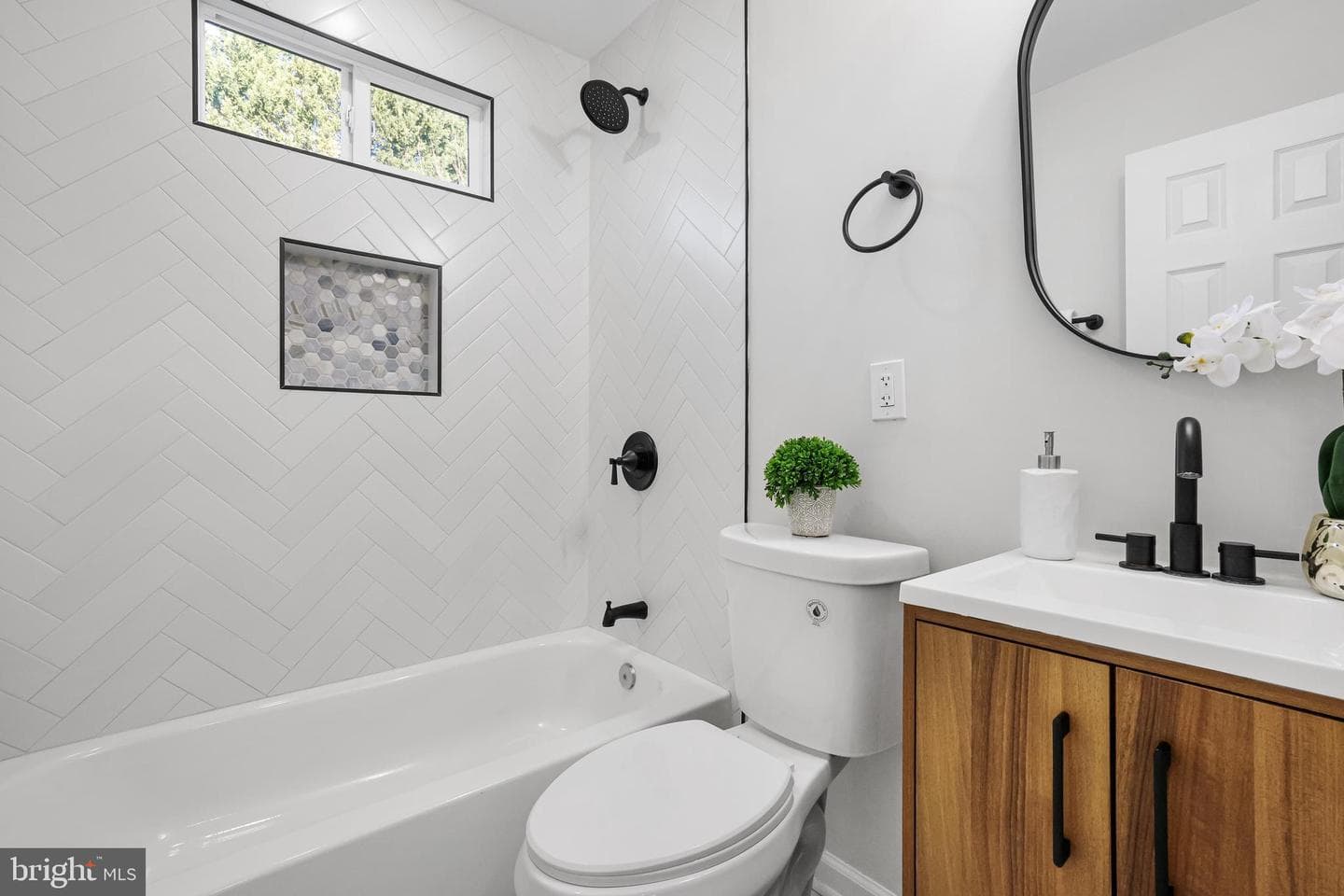 4305 Garrett Park Road photo 22