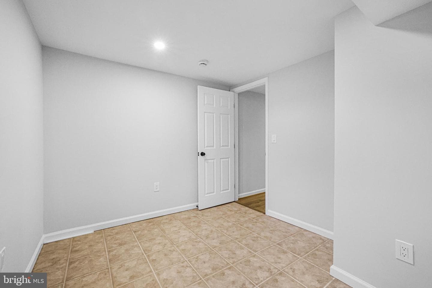 4305 Garrett Park Road photo 32
