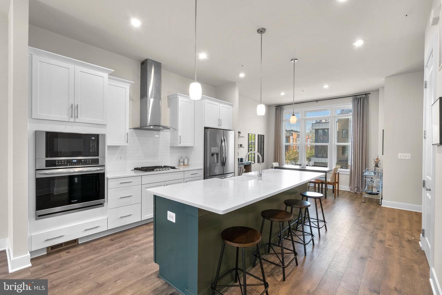 16160 Columbus Avenue photo 8