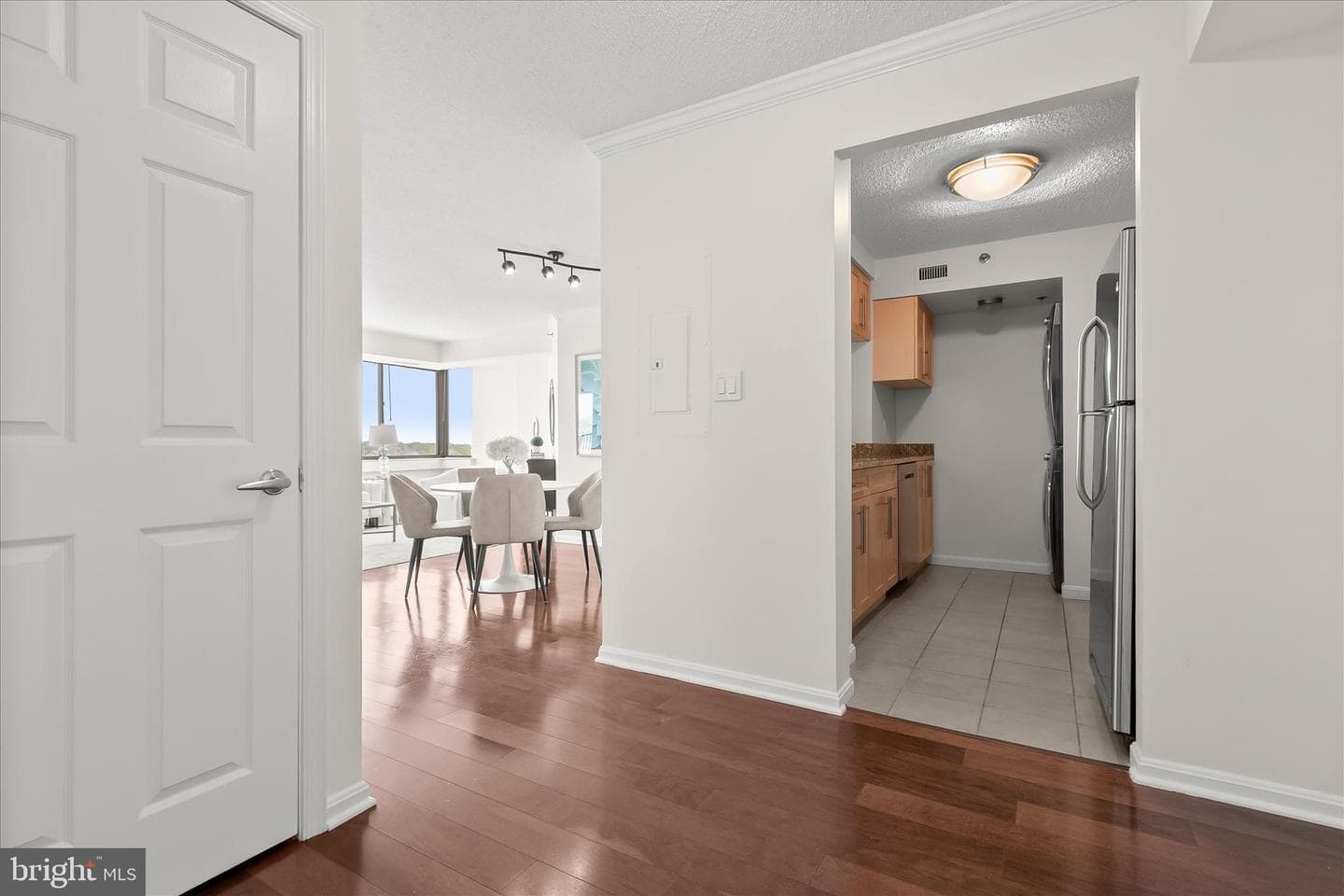 10101 Grosvenor Place #1106 photo 4