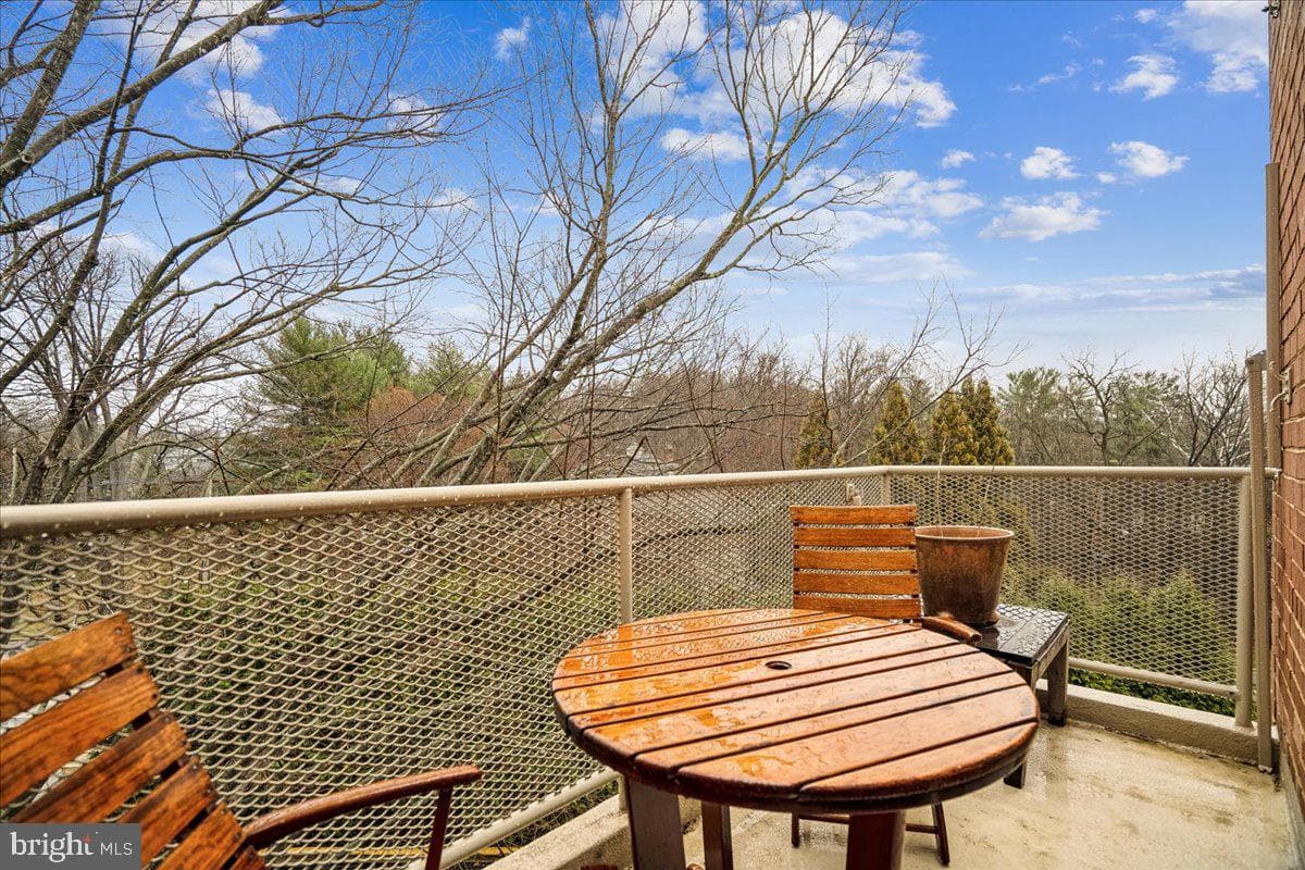 5100 Dorset Avenue #505 photo 2