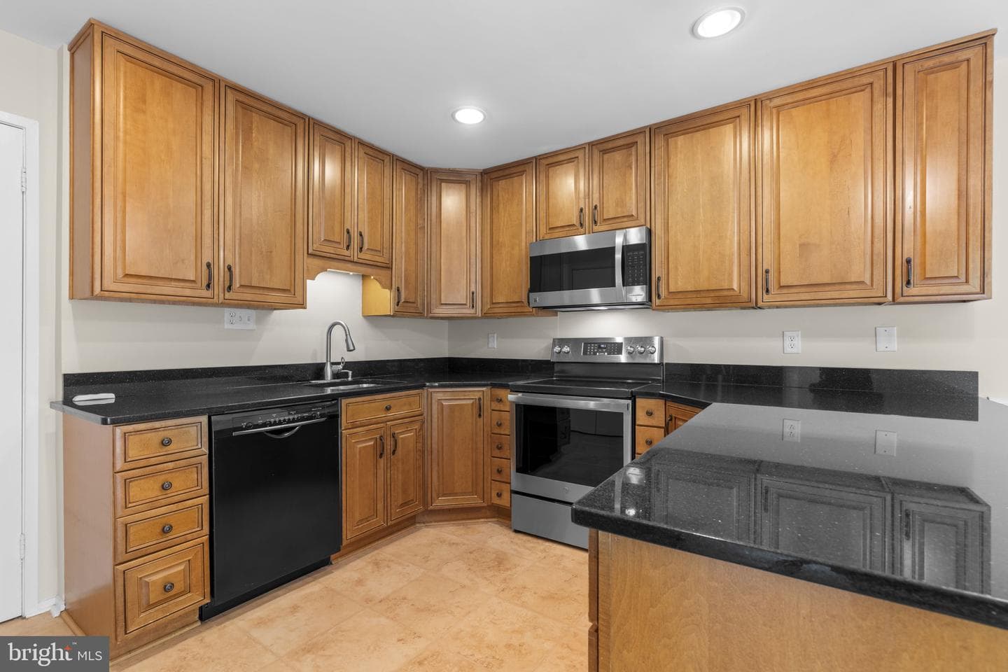 19101 Brooke Grove Court photo 16