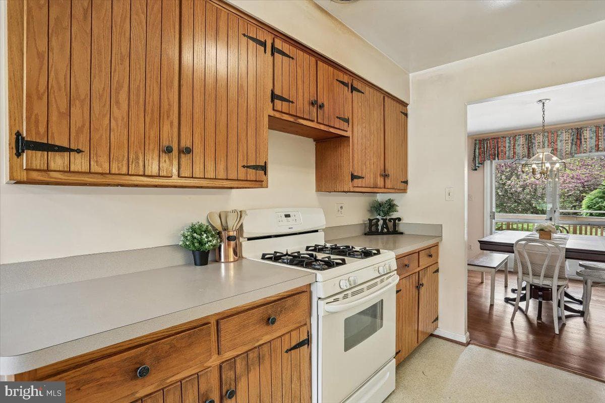 16725 Frontenac Terrace photo 18