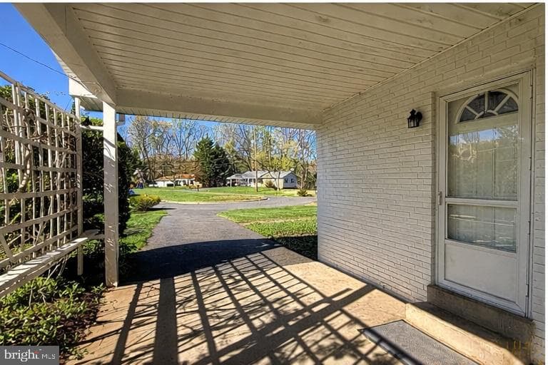 16725 Frontenac Terrace photo 9