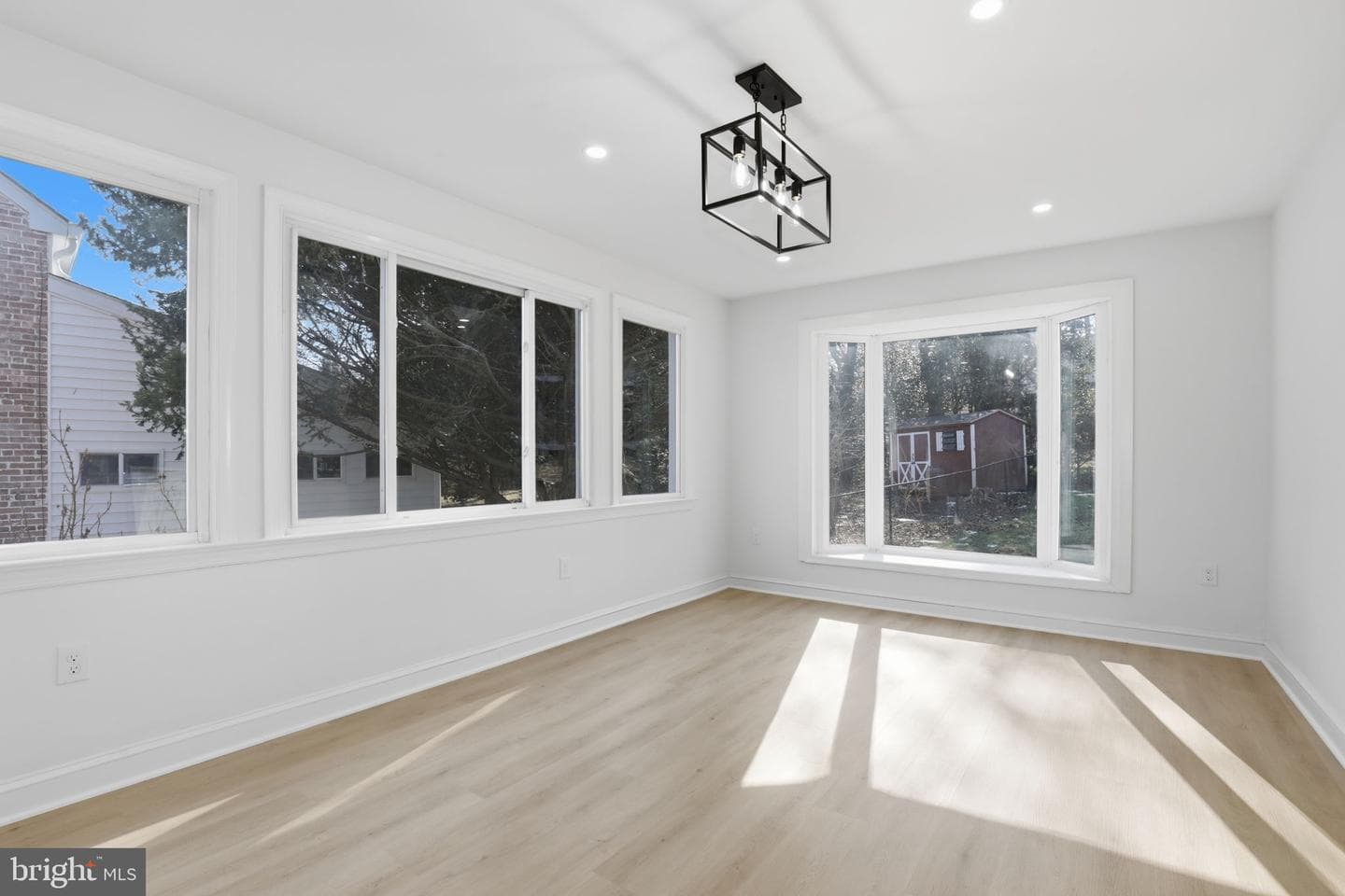 311 Ellsworth Drive photo 18