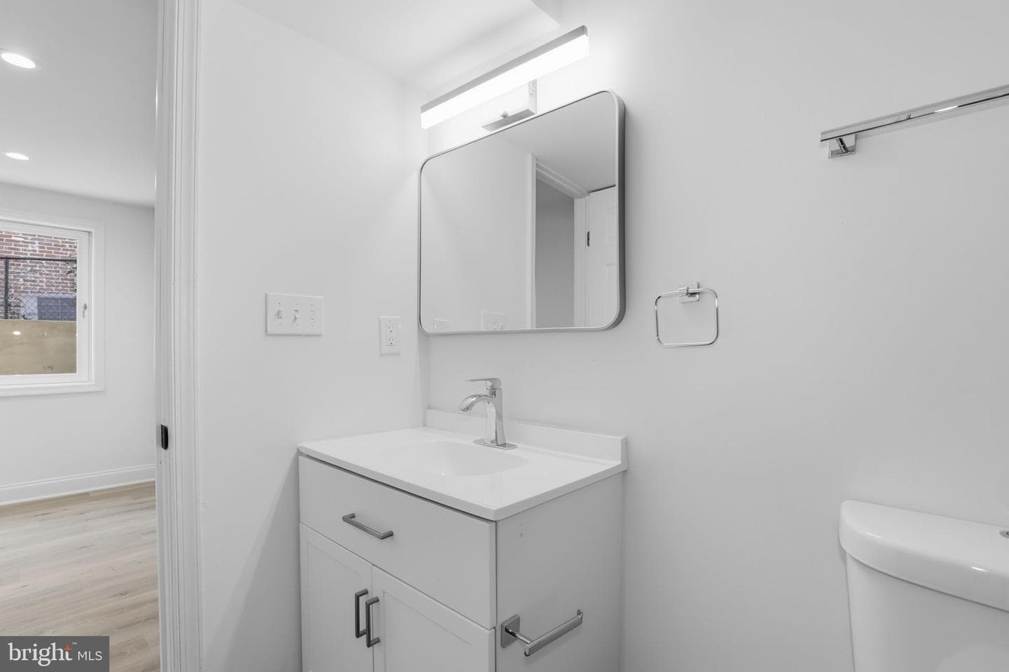 311 Ellsworth Drive photo 54