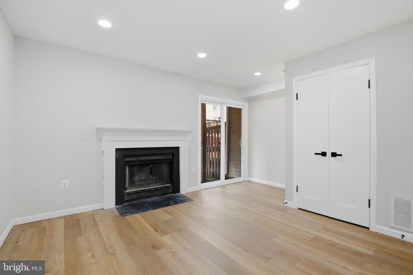 4251 Tazewell Terrace photo 8