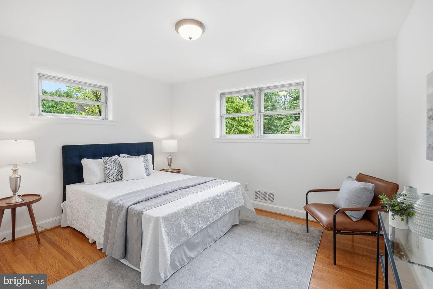 10207 Brunswick Avenue photo 12