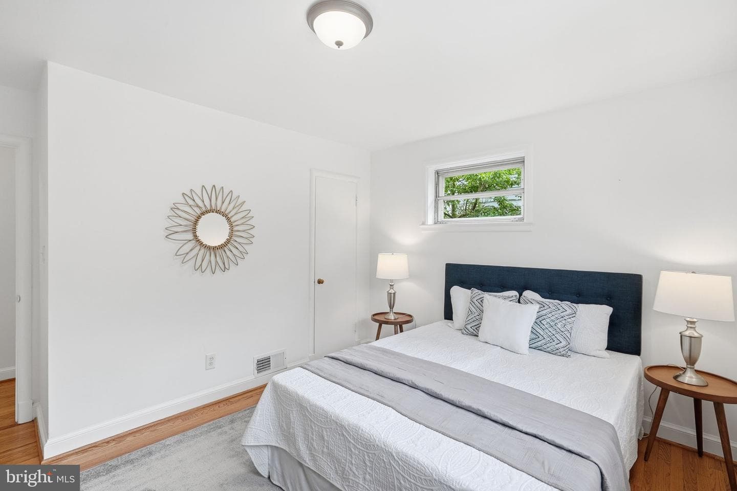 10207 Brunswick Avenue photo 13