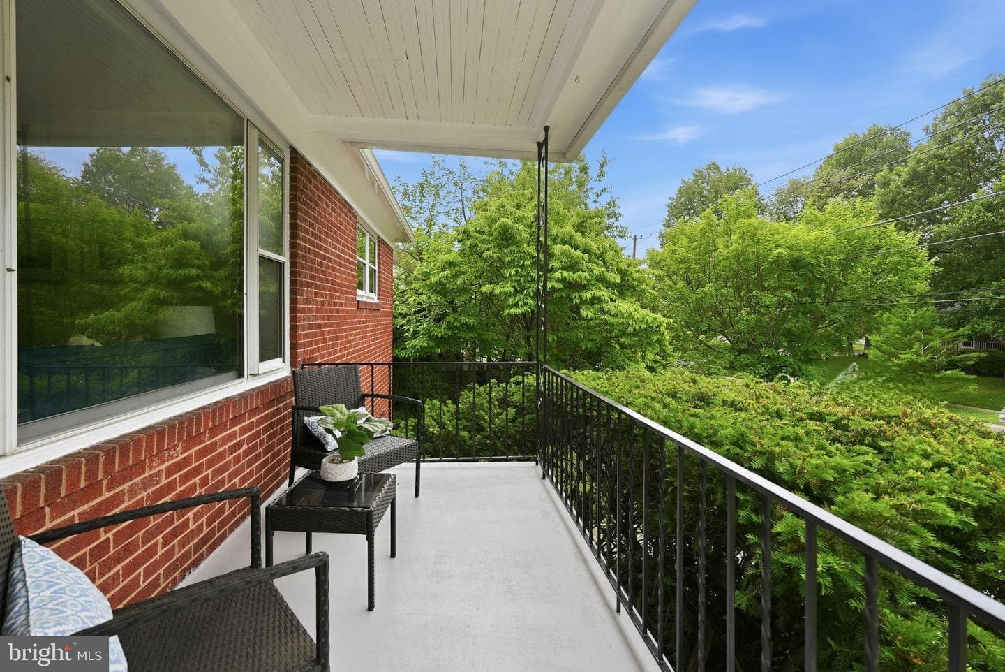 10207 Brunswick Avenue photo 2