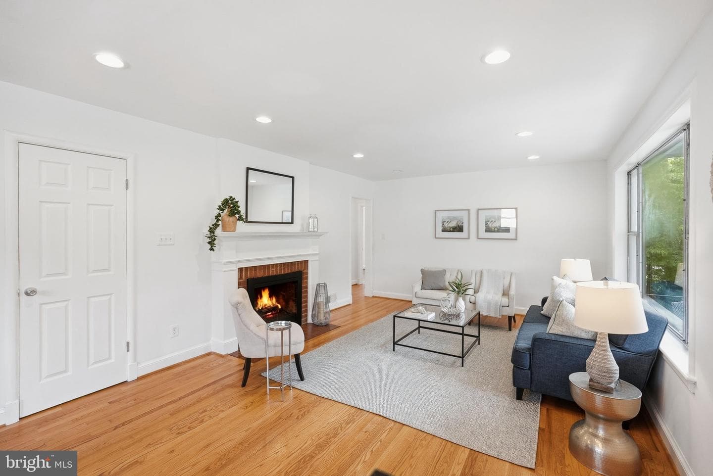 10207 Brunswick Avenue photo 4