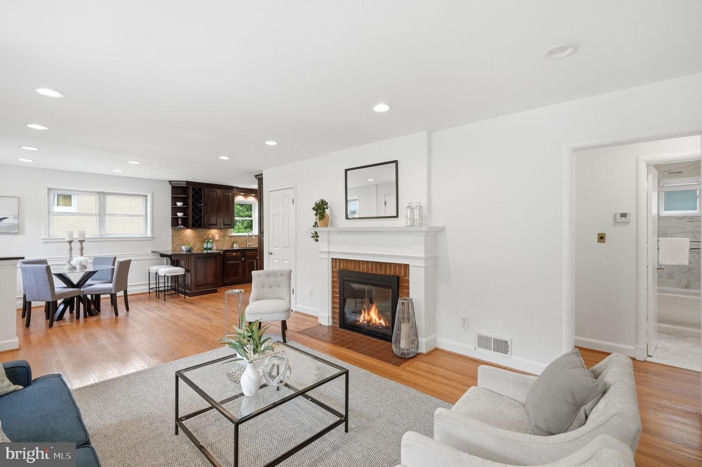 10207 Brunswick Avenue photo 6