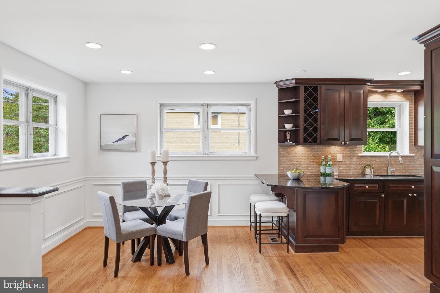10207 Brunswick Avenue photo 8