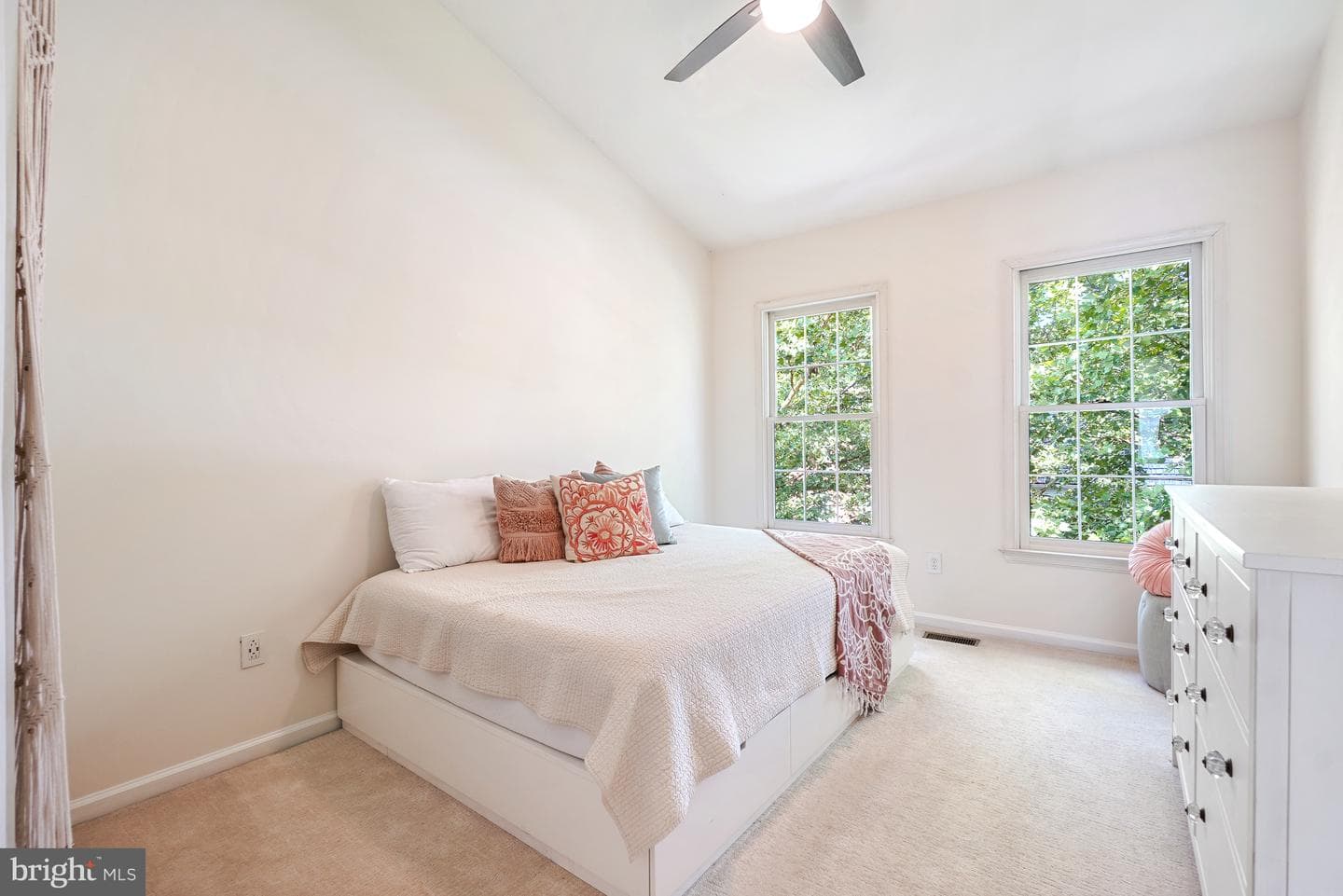 305 Hart Road photo 32