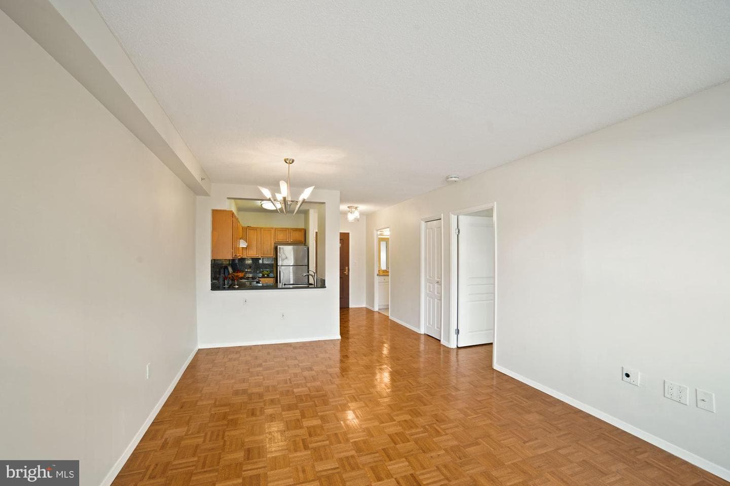 7111 Woodmont Avenue #514 photo 15