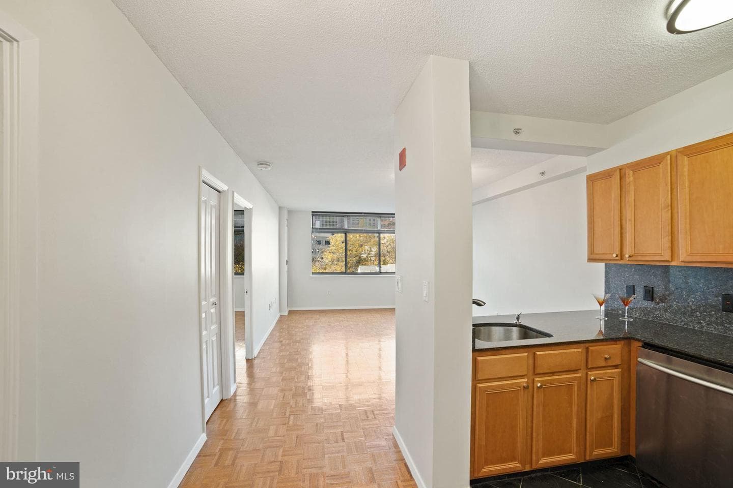 7111 Woodmont Avenue #514 photo 7