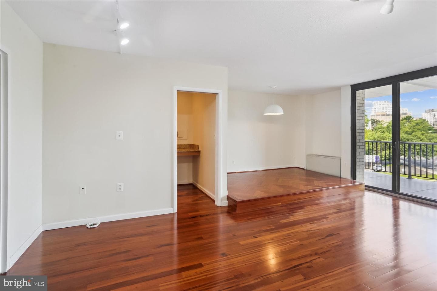 4242 East West Highway #414 photo 25