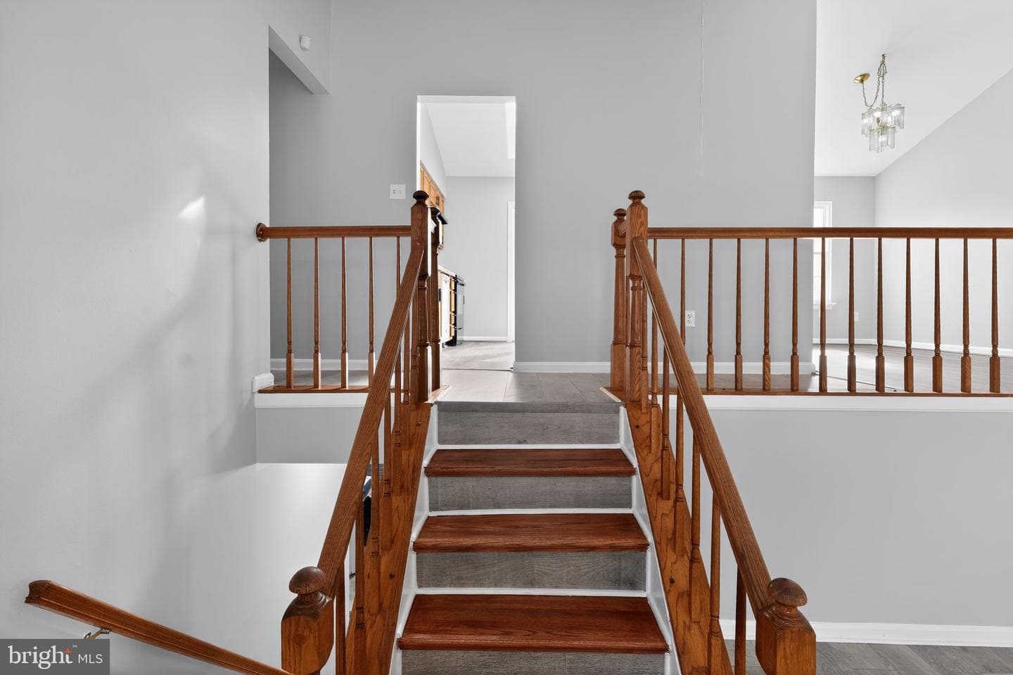 12909 Summer Hill Drive photo 4