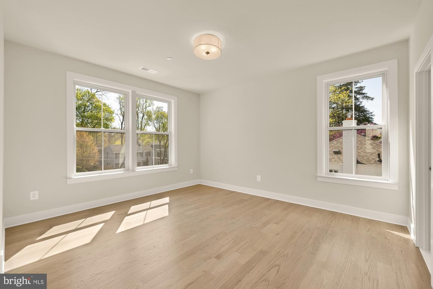 8506 Hempstead Avenue photo 39