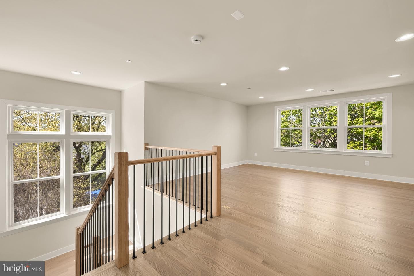 8506 Hempstead Avenue photo 42