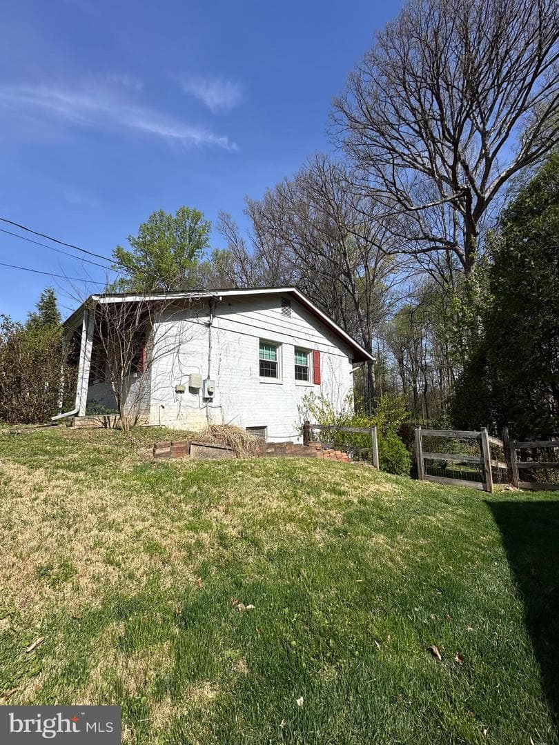 6621 Sulky Lane photo 9