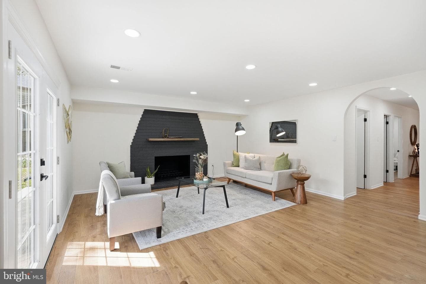 815 Woodley Drive photo 16