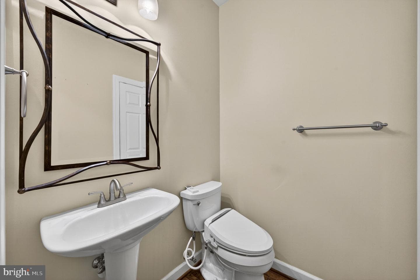 2112 Bordly Drive photo 26