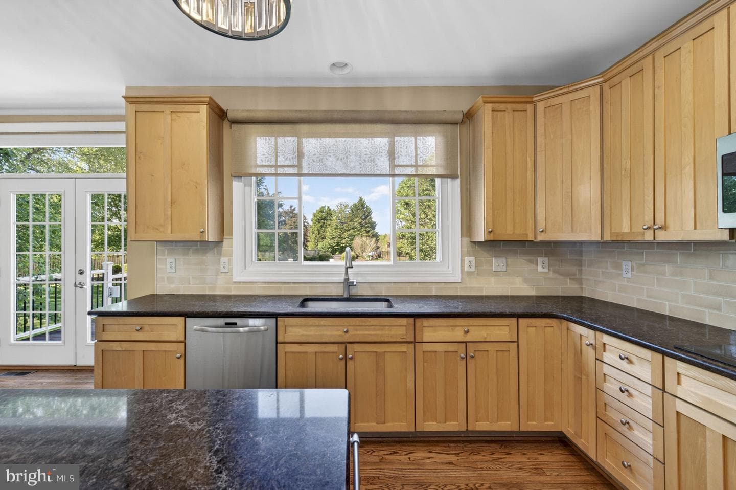 2112 Bordly Drive photo 36