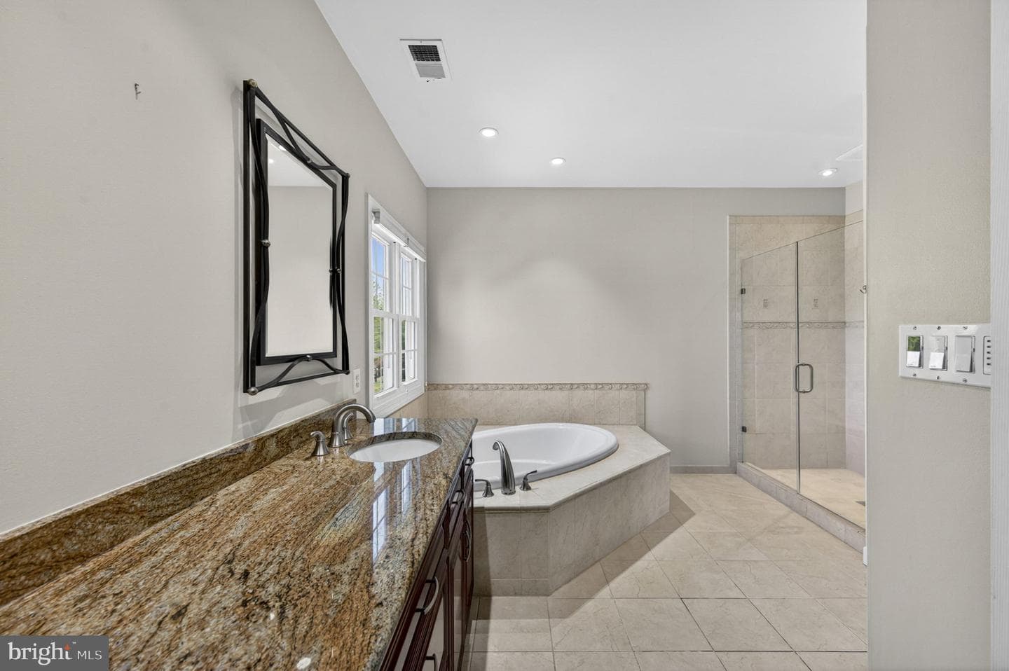 2112 Bordly Drive photo 51