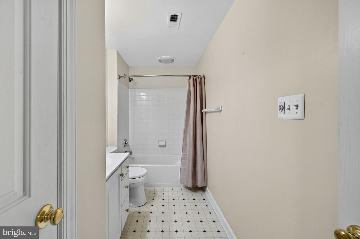 2112 Bordly Drive photo 72