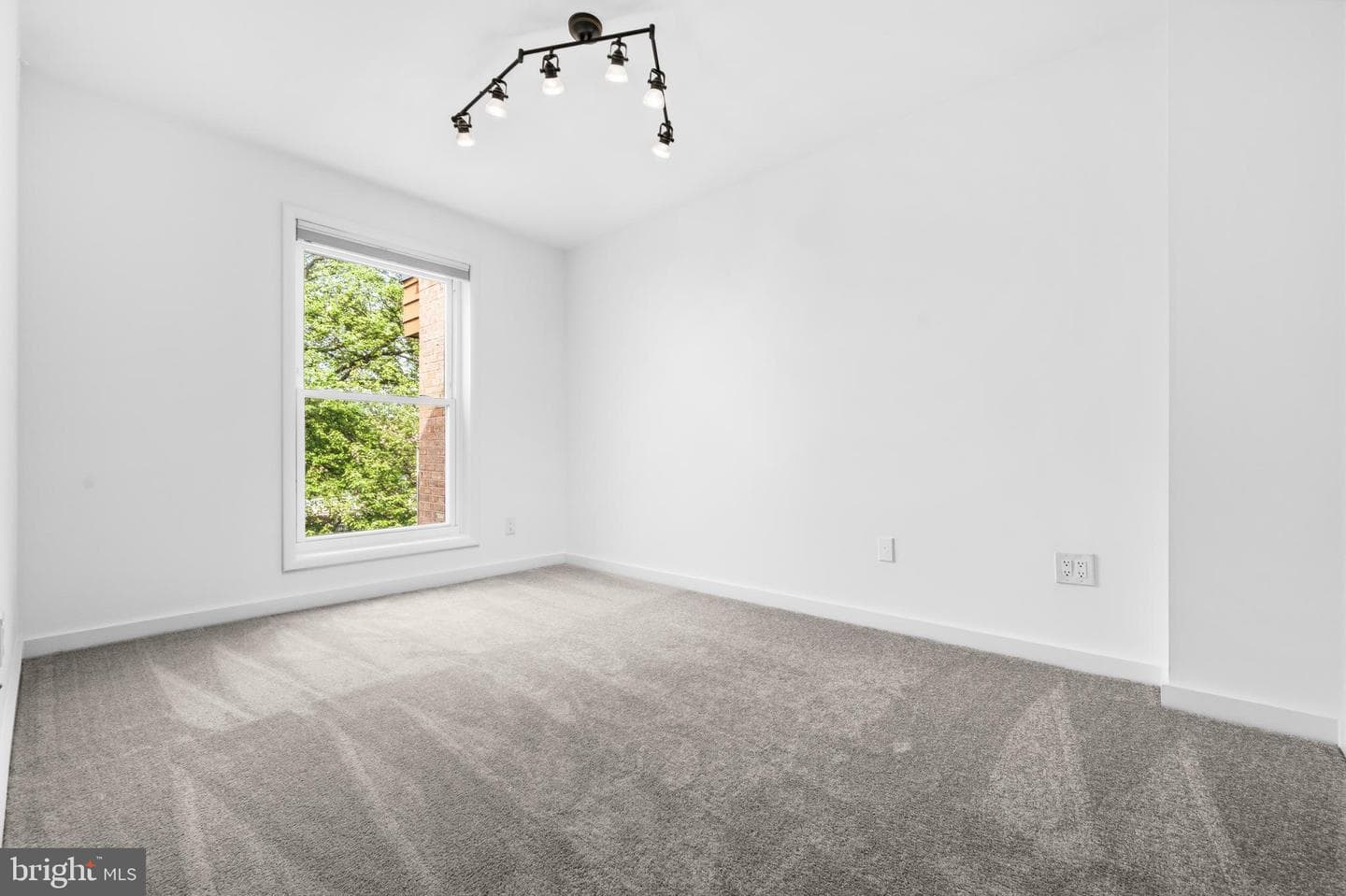 11911 Parklawn Drive #301 photo 26