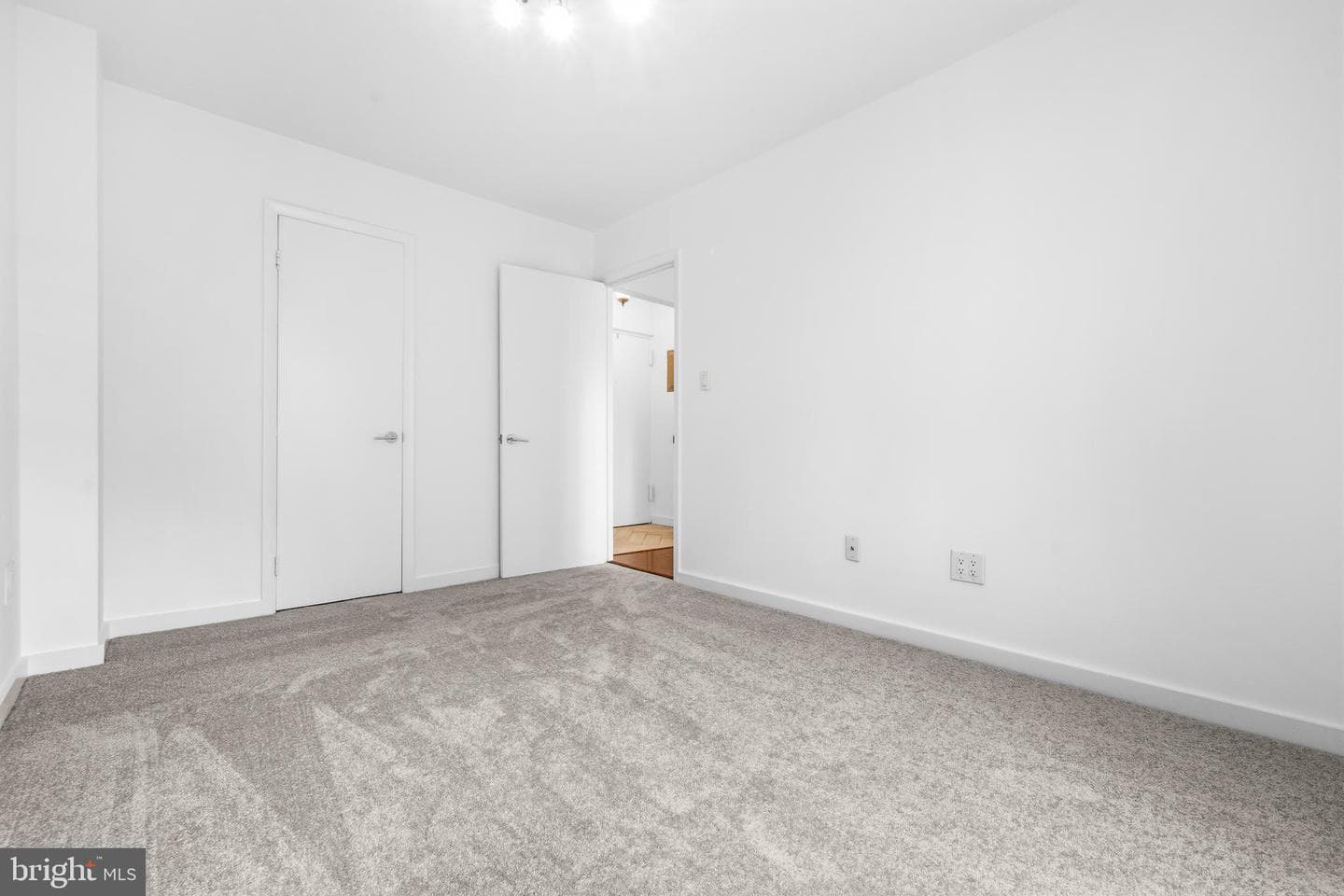 11911 Parklawn Drive #301 photo 27