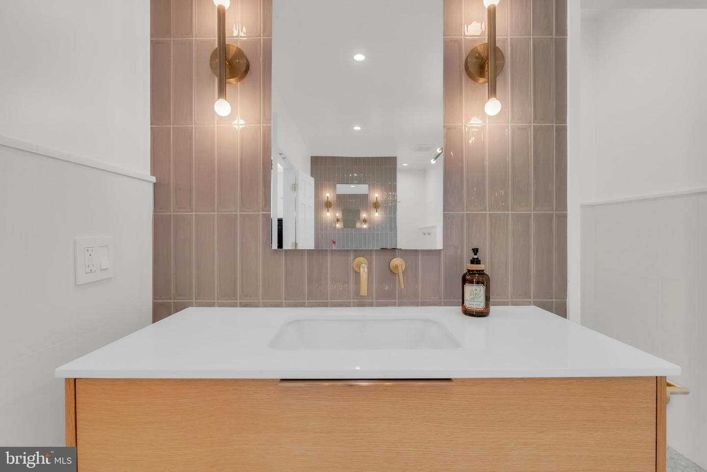 14 Stanmore Court photo 44