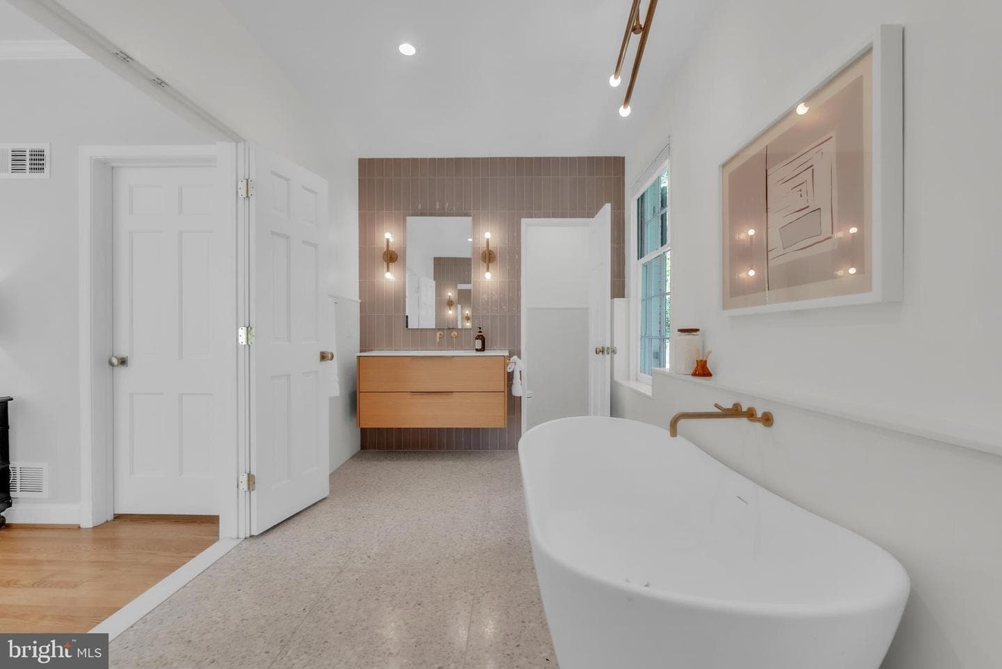 14 Stanmore Court photo 45