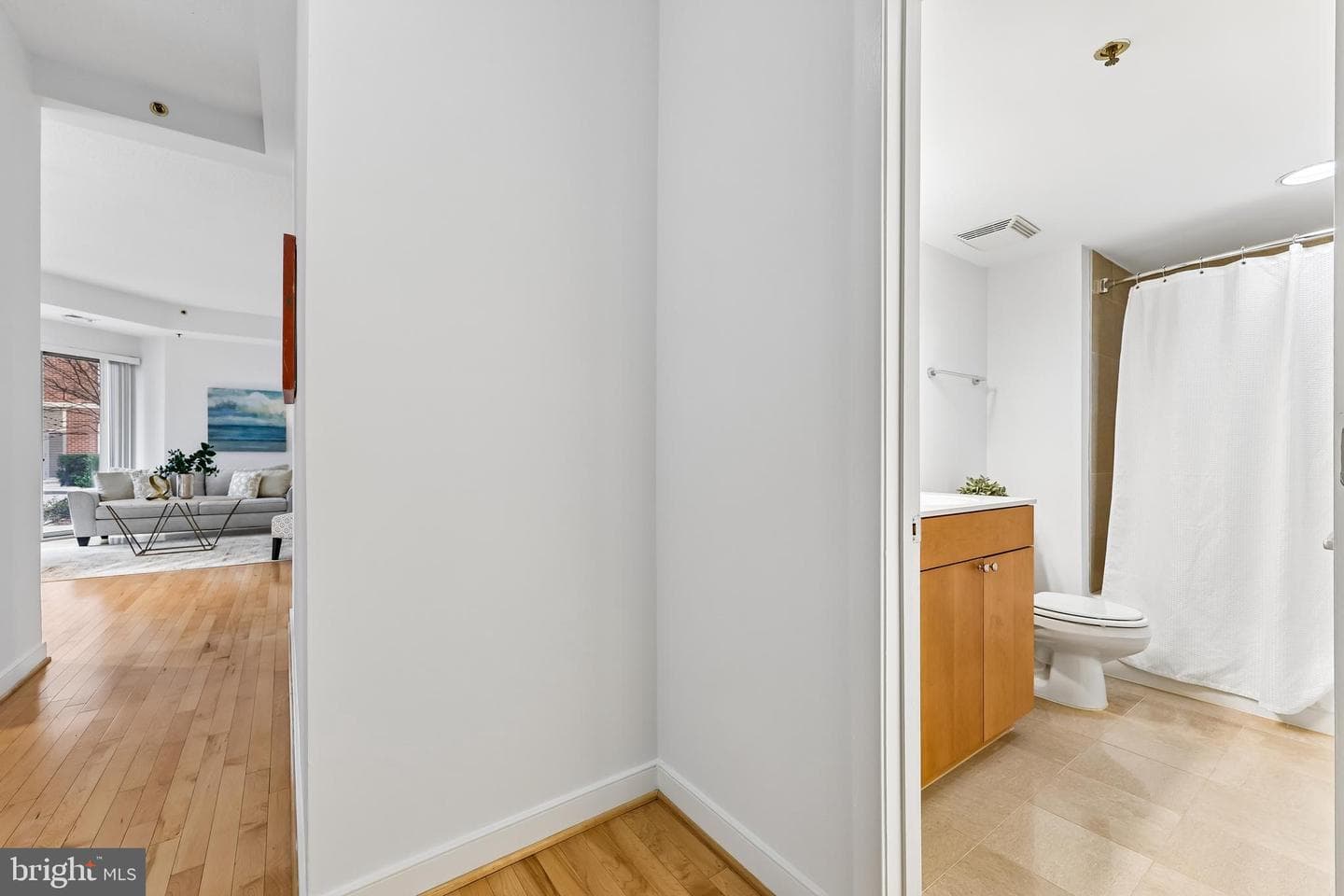 7500 Woodmont Avenue #sl15 photo 34
