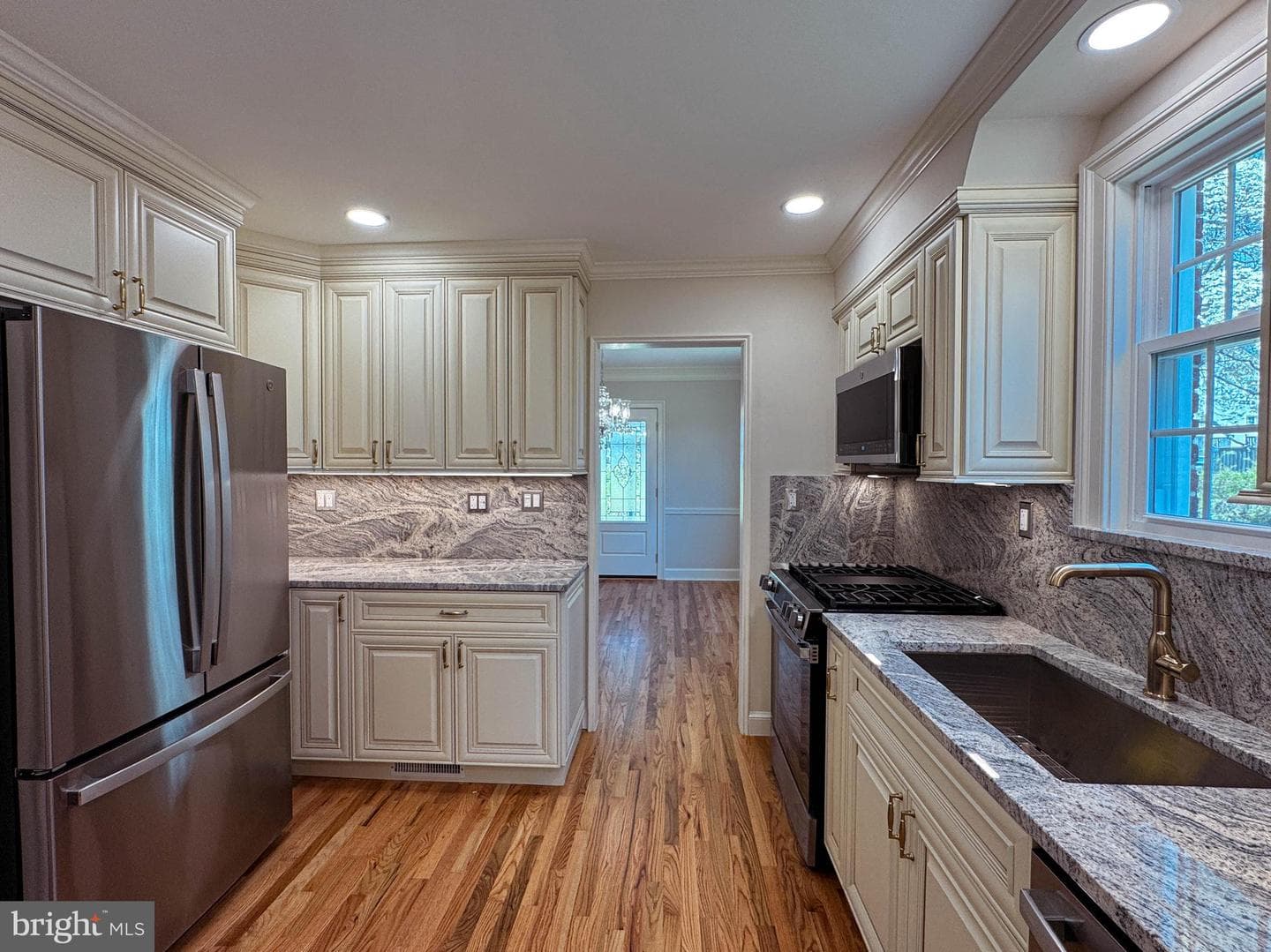 9421 Thornhill Road photo 12