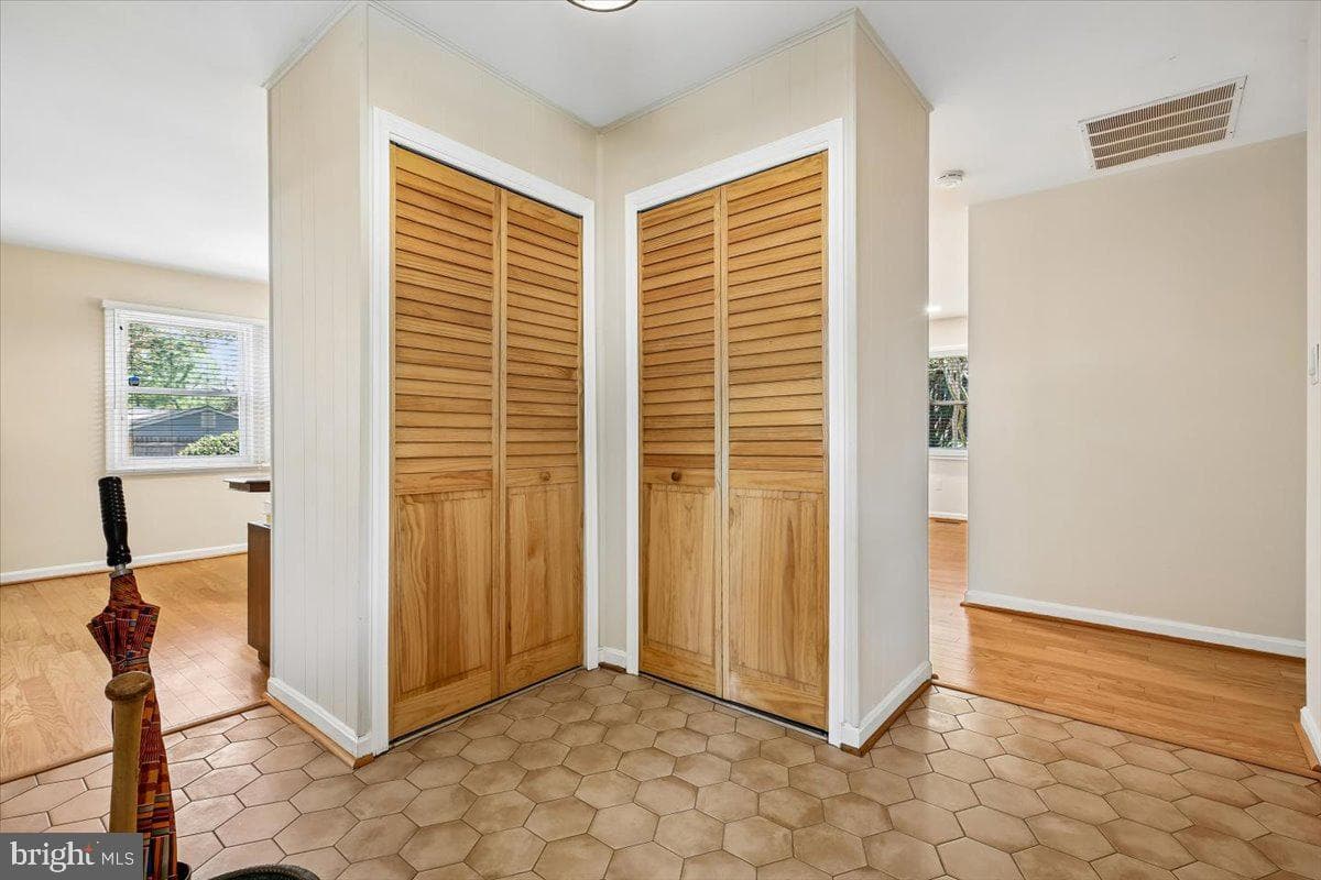 13909 Bethpage Lane photo 4